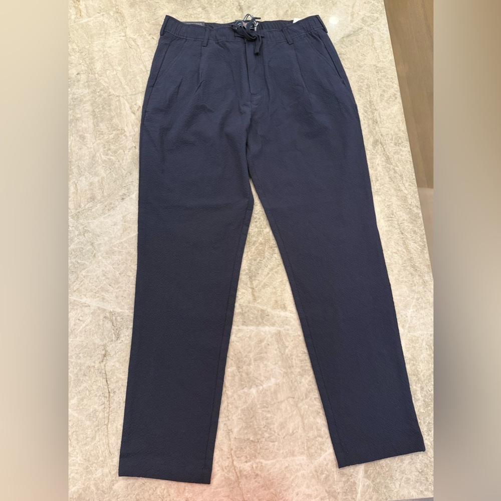 Vineyard Vines Men’s Seersucker Pull-On Pleated Pant - Size M - NWT